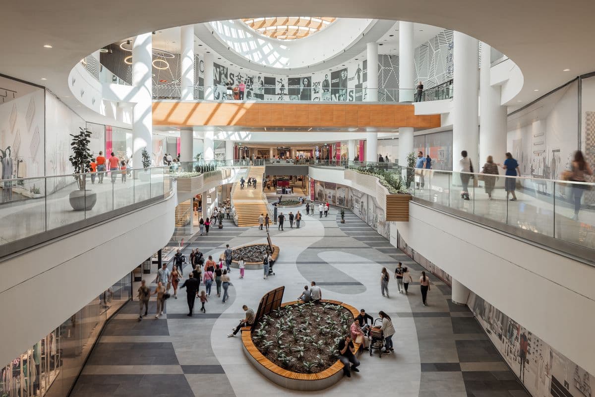 Prishtina Mall, Prishtinë, Kosovë. Prerje dhe shpuarje betoni nga Diamanti Teknik.